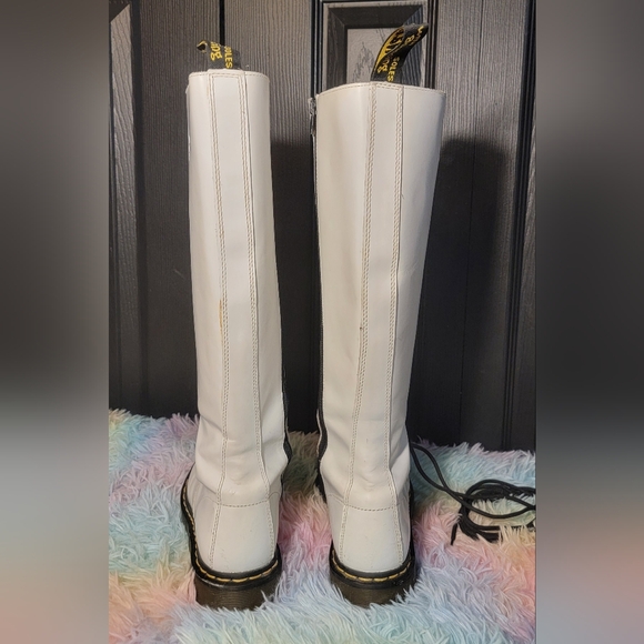 Dr Martens Uncommon White 20-eyelet Lace-up 1660 Knee High Boots - Picture 4 of 11